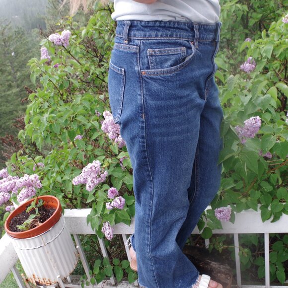 Ladies MNG Medium Washed Jeans - Picture 3 of 5